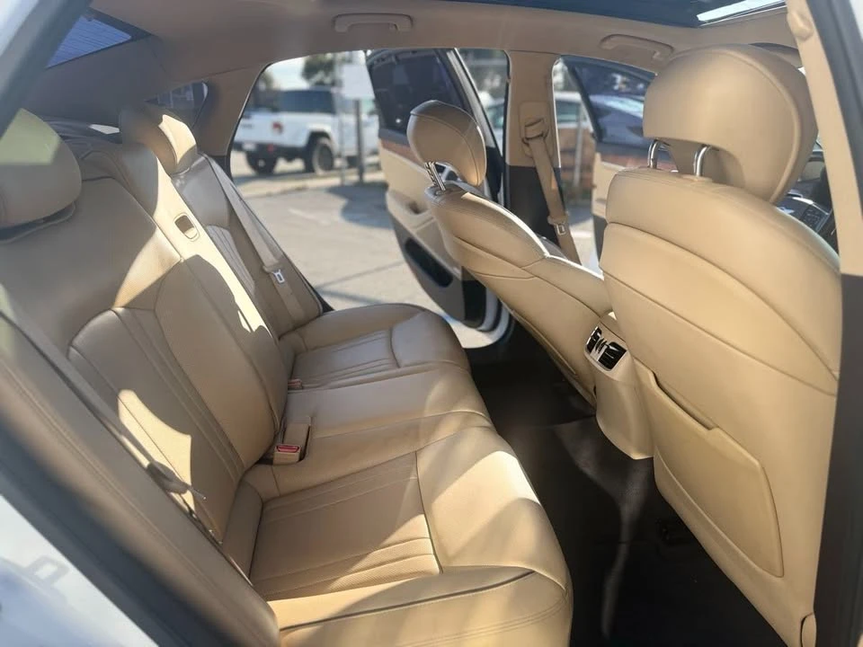 2015 Hyundai Genesis - Image 10 of 14