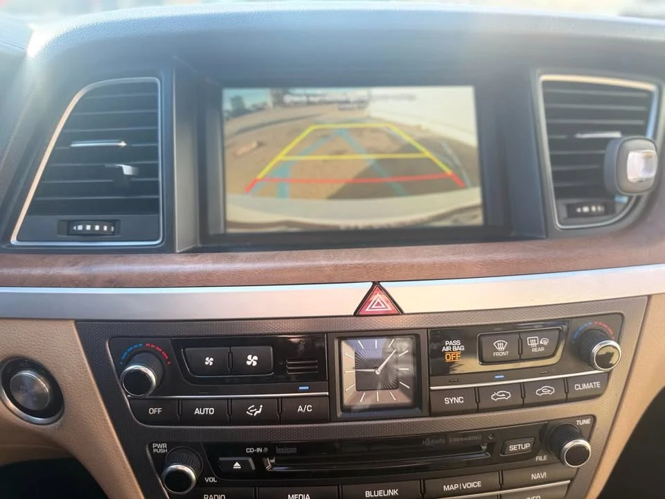 2015 Hyundai Genesis - Image 14 of 14