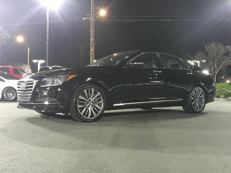 2015 Hyundai Genesis - Image 11 of 20