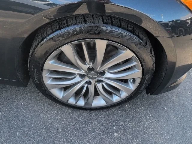 2015 Hyundai Genesis - Image 9 of 16