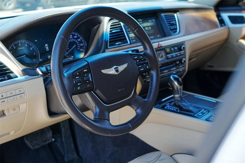 2015 Hyundai Genesis - Image 10 of 10