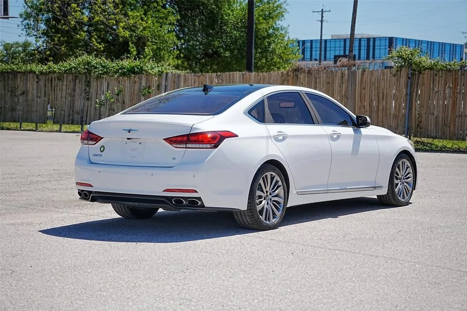 2015 Hyundai Genesis - Image 5 of 10