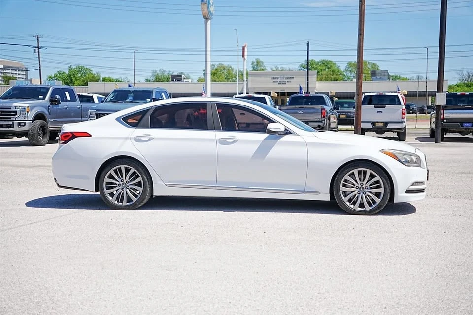 2015 Hyundai Genesis - Image 4 of 10
