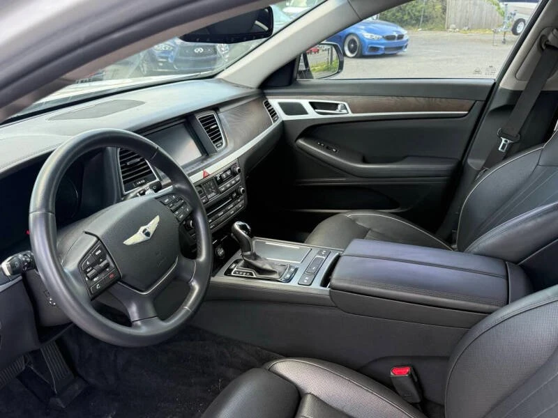 2015 Hyundai Genesis - Image 9 of 19