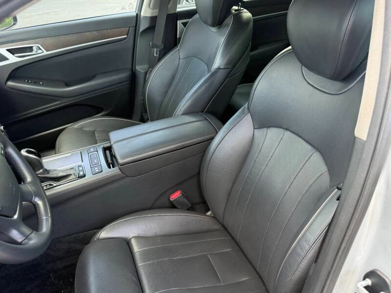 2015 Hyundai Genesis - Image 10 of 19