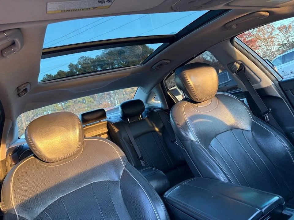 2015 Hyundai Genesis - Image 14 of 20