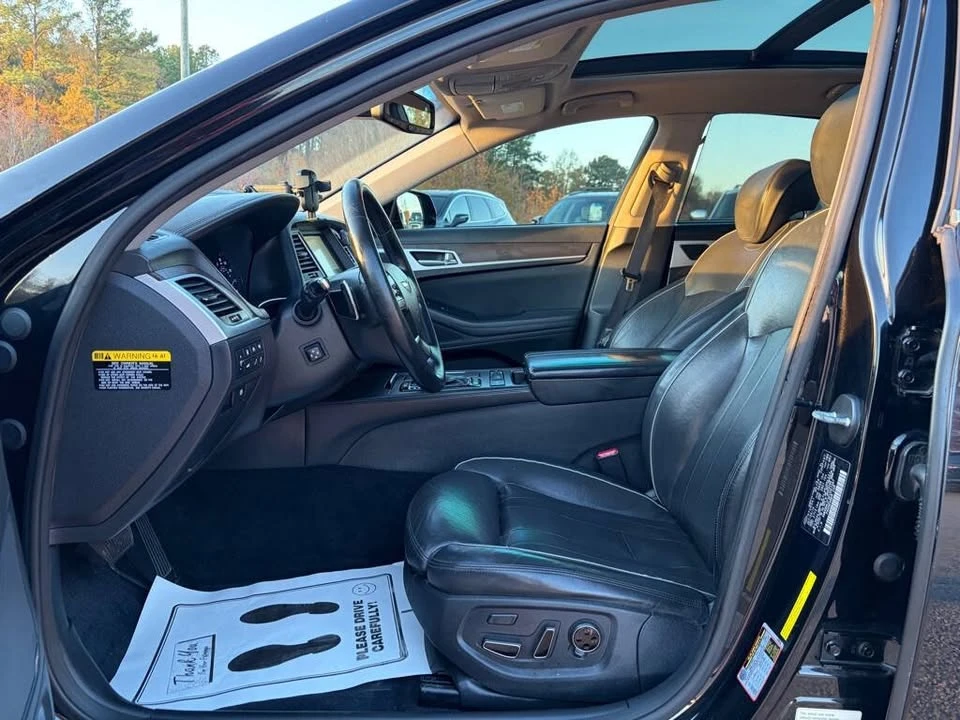 2015 Hyundai Genesis - Image 10 of 20