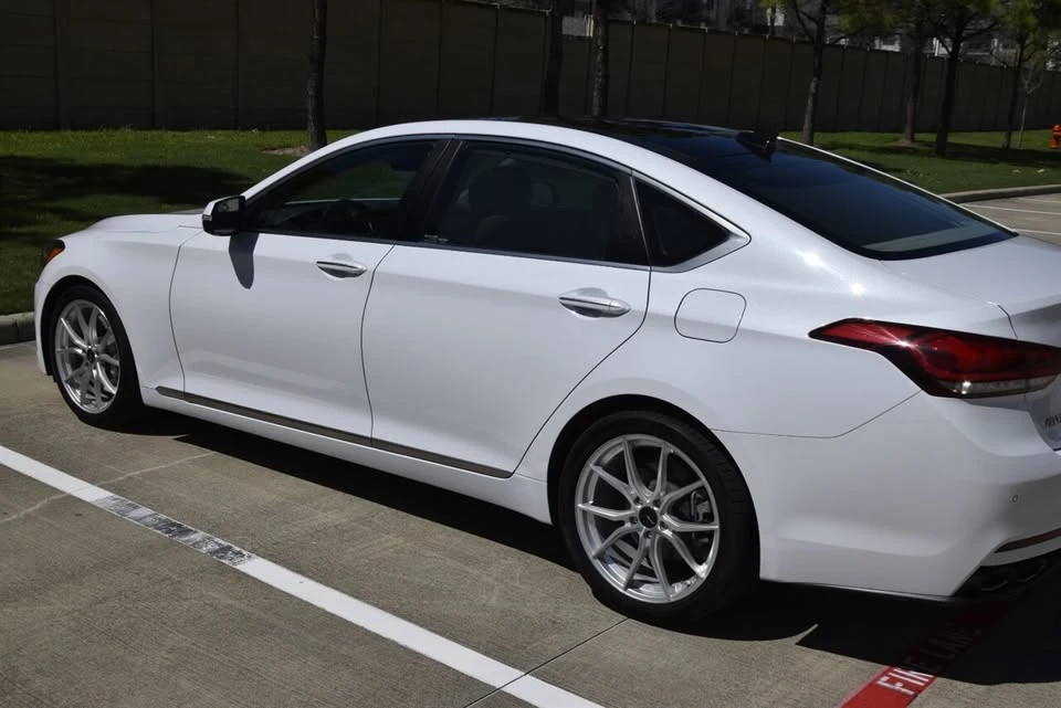 2015 Hyundai Genesis - Image 15 of 20