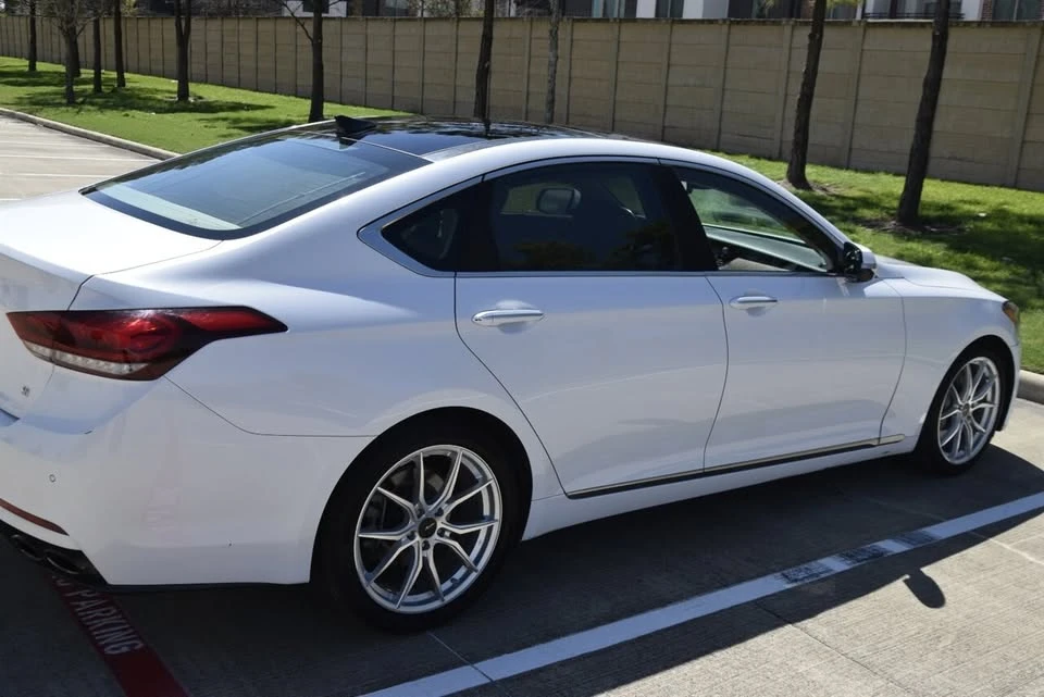 2015 Hyundai Genesis - Image 16 of 20