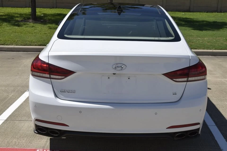 2015 Hyundai Genesis - Image 19 of 20