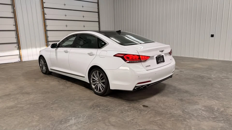 2015 Hyundai Genesis - Image 2 of 20