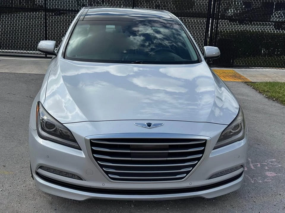 2015 Hyundai Genesis - Image 2 of 11