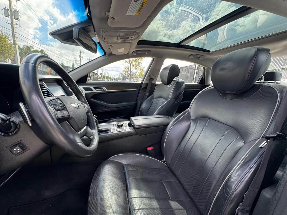 2015 Hyundai Genesis - Image 7 of 11