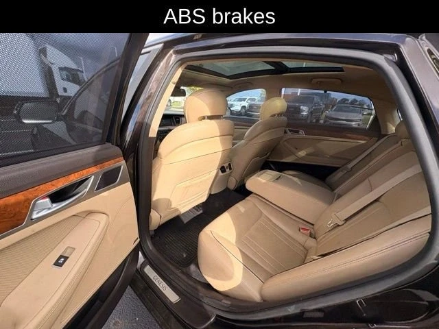 2015 Hyundai Genesis - Image 12 of 15