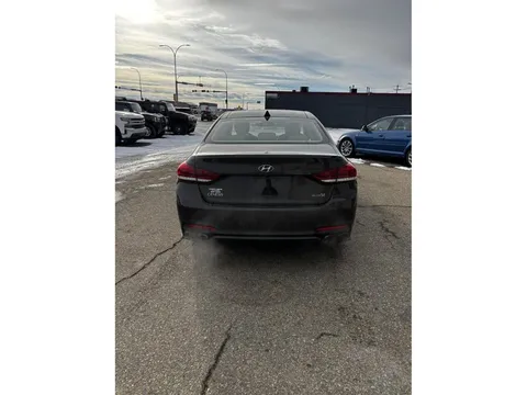 2015 Hyundai Genesis - Image 4 of 11
