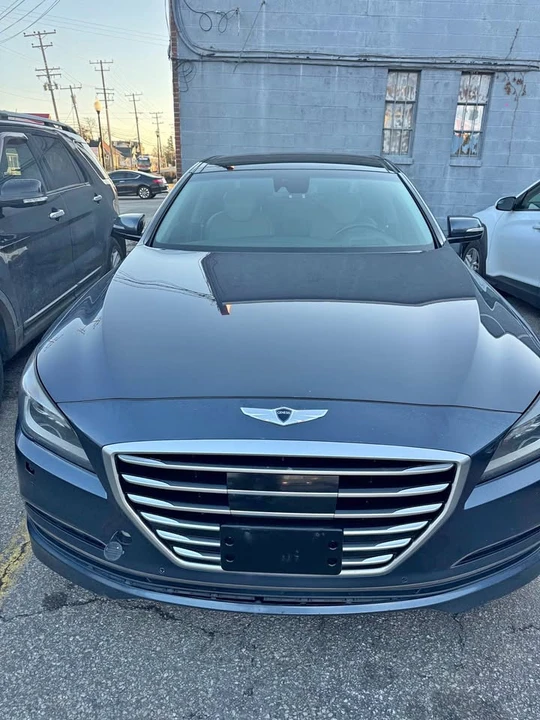 2015 Hyundai Genesis - Image 2 of 17