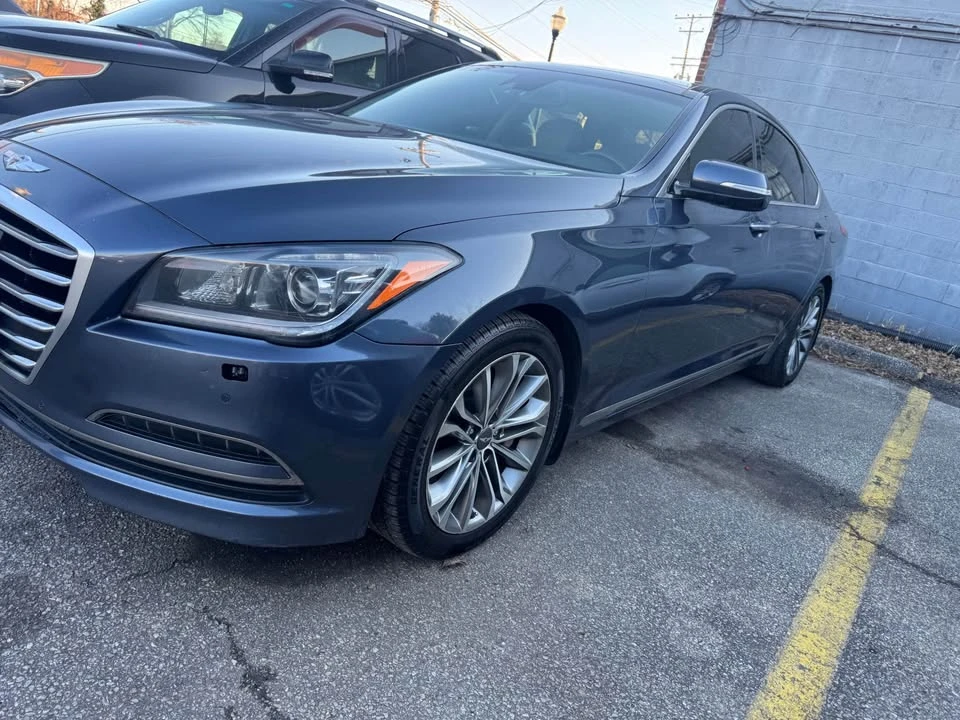 2015 Hyundai Genesis - Image 5 of 17