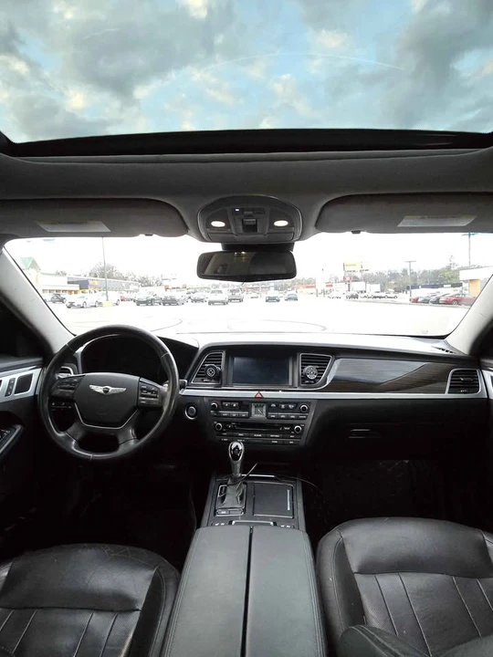 2015 Hyundai Genesis - Image 8 of 19