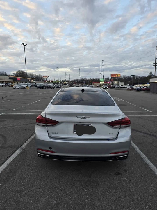 2015 Hyundai Genesis - Image 7 of 19