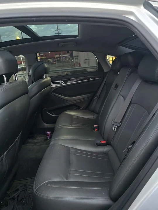2015 Hyundai Genesis - Image 18 of 19