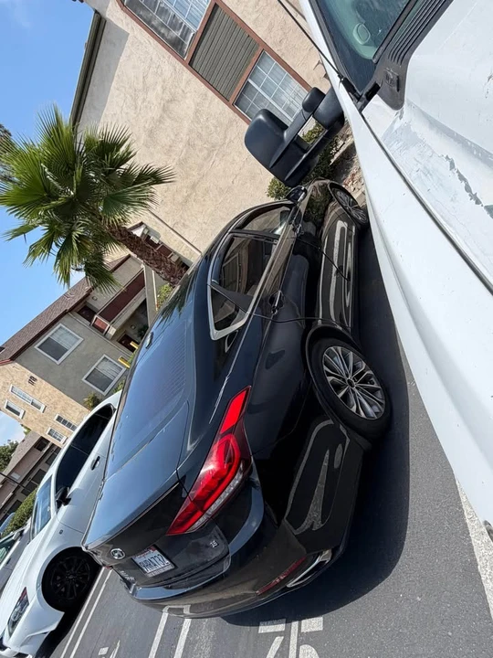 2015 Hyundai Genesis - Image 5 of 15