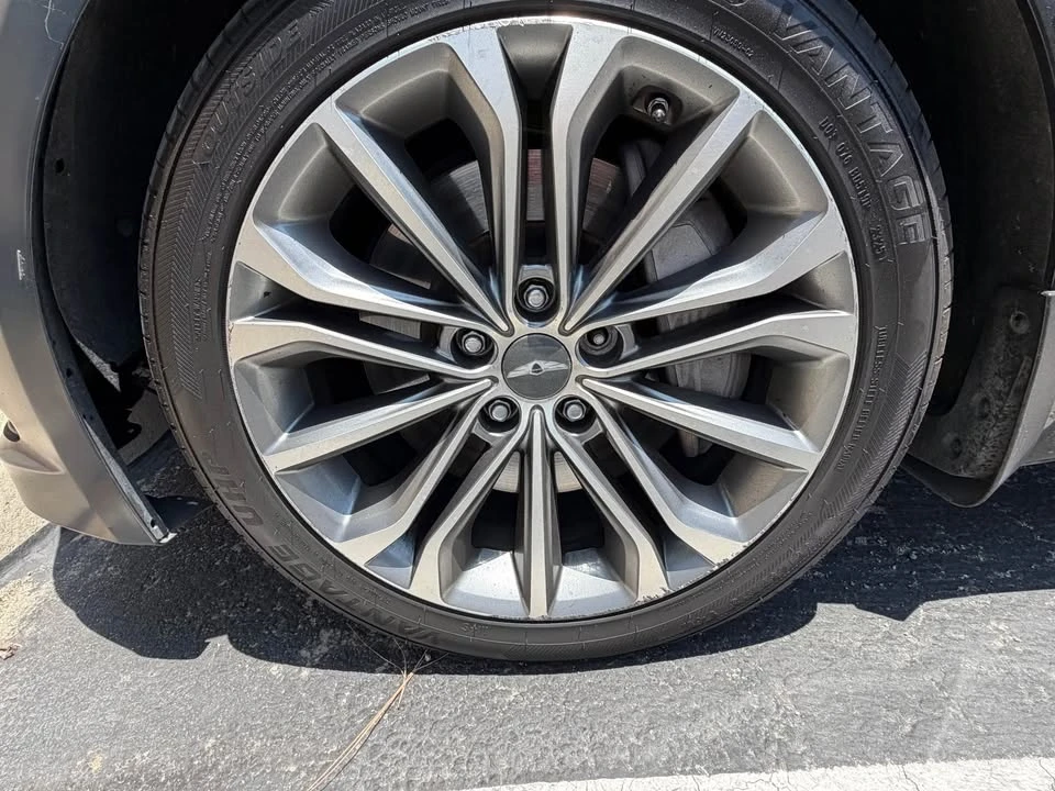 2015 Hyundai Genesis - Image 9 of 15