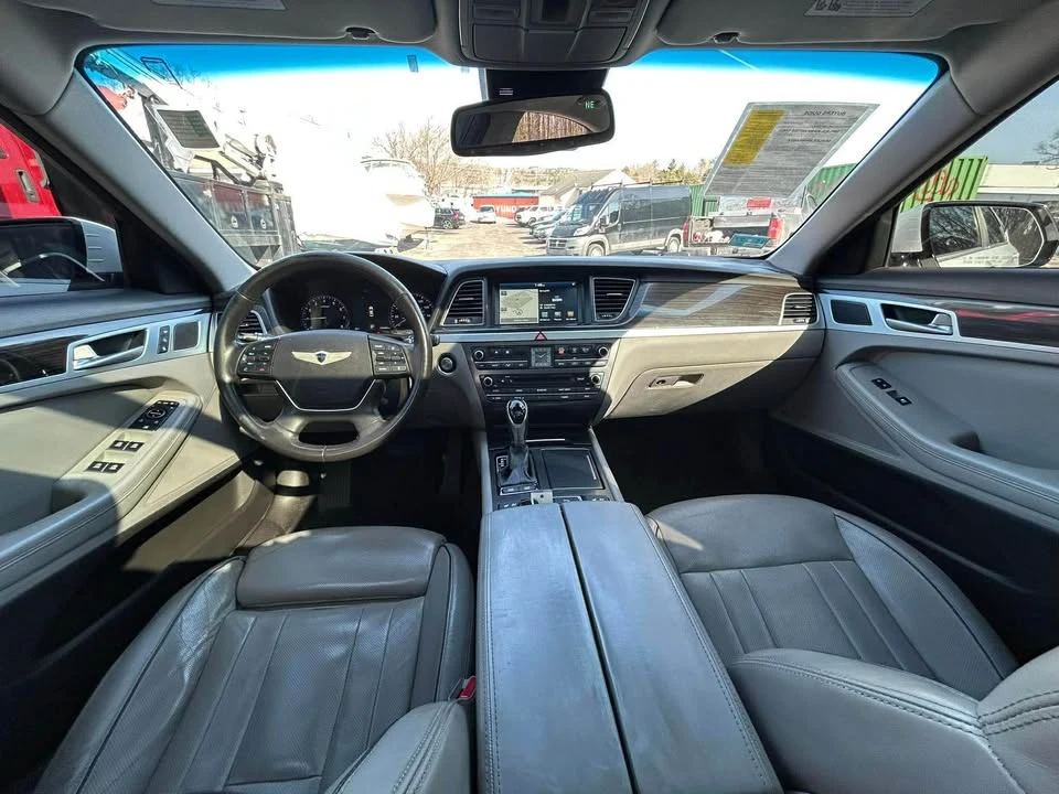 2015 Hyundai Genesis - Image 11 of 20