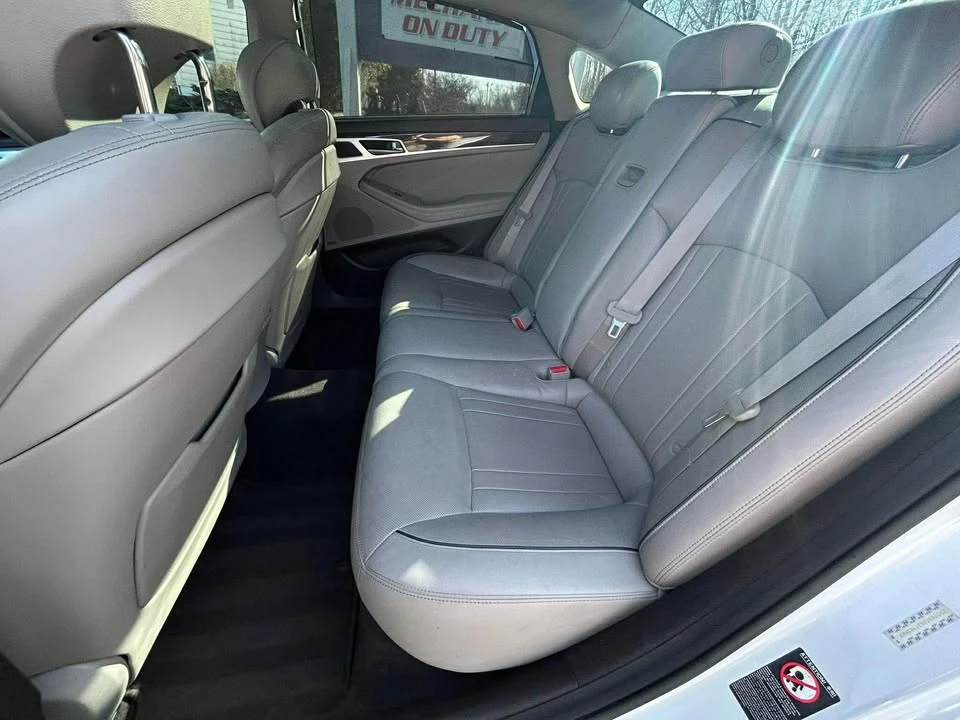 2015 Hyundai Genesis - Image 10 of 20
