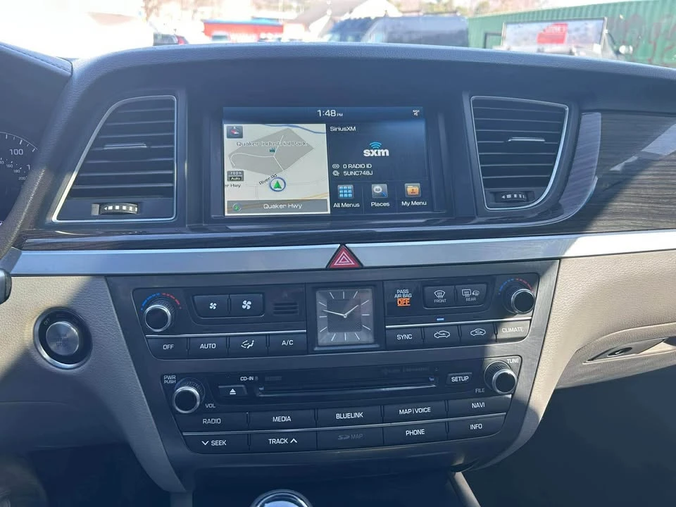 2015 Hyundai Genesis - Image 13 of 20