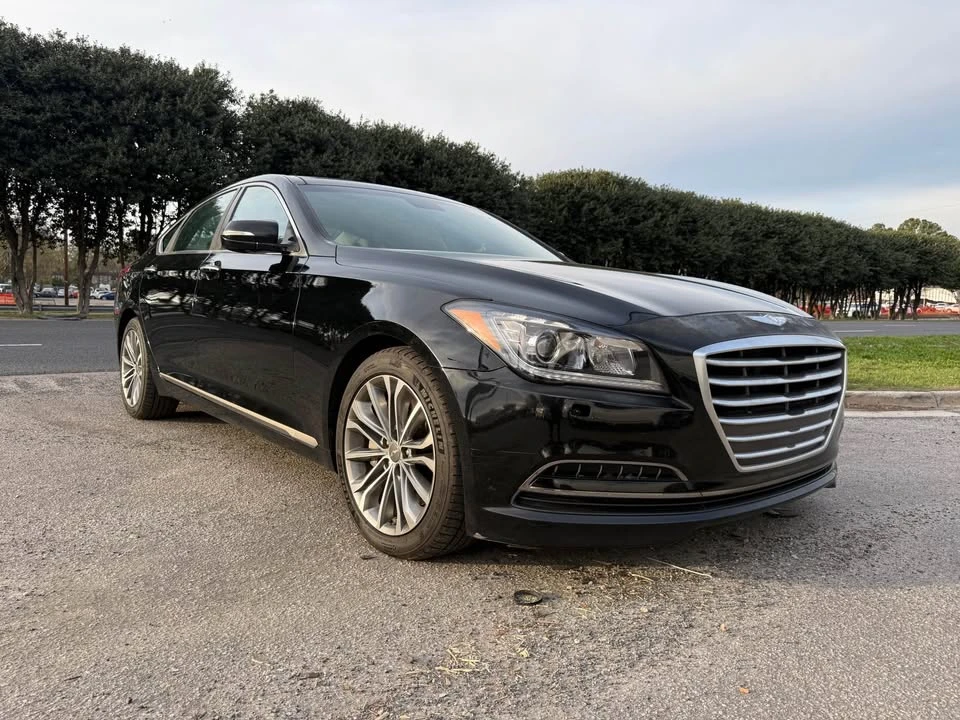 2015 Hyundai Genesis - Image 2 of 17