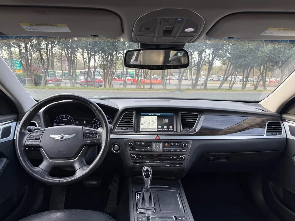 2015 Hyundai Genesis - Image 10 of 17