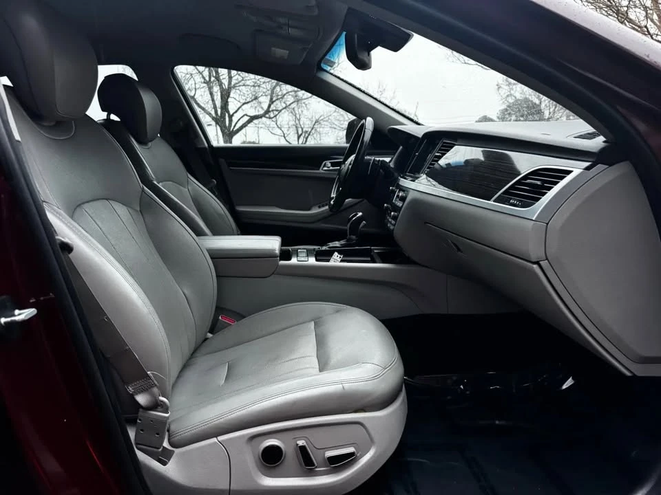 2015 Hyundai Genesis - Image 8 of 13