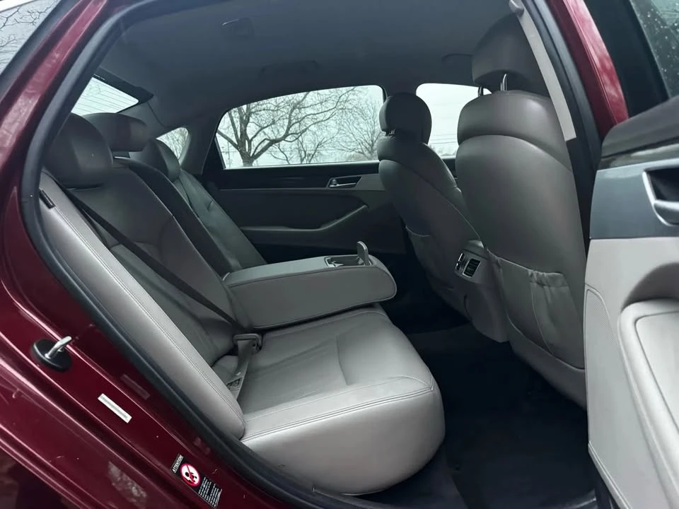 2015 Hyundai Genesis - Image 9 of 13