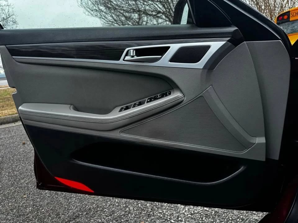 2015 Hyundai Genesis - Image 5 of 13