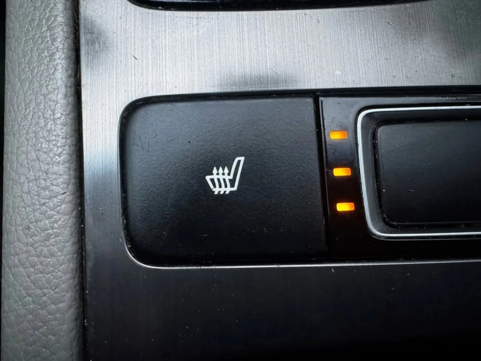 2015 Hyundai Genesis - Image 10 of 13