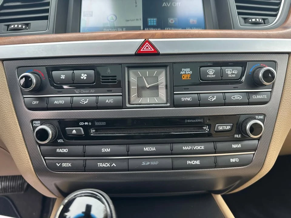 2015 Hyundai Genesis - Image 17 of 20