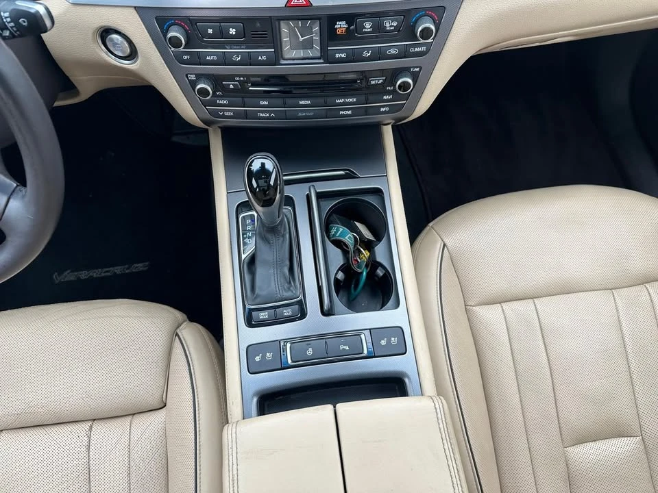 2015 Hyundai Genesis - Image 18 of 20