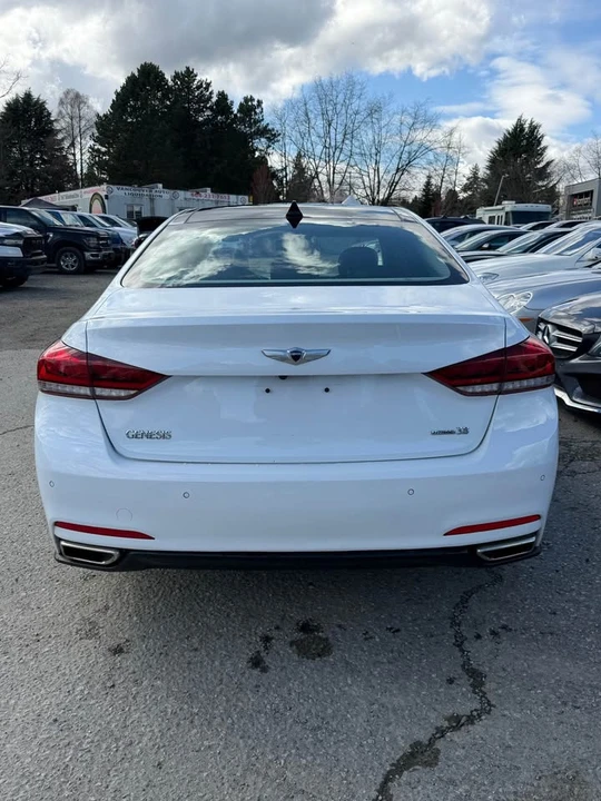 2015 Hyundai Genesis - Image 5 of 19