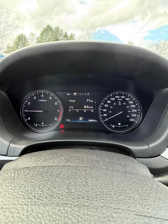 2015 Hyundai Genesis - Image 9 of 19