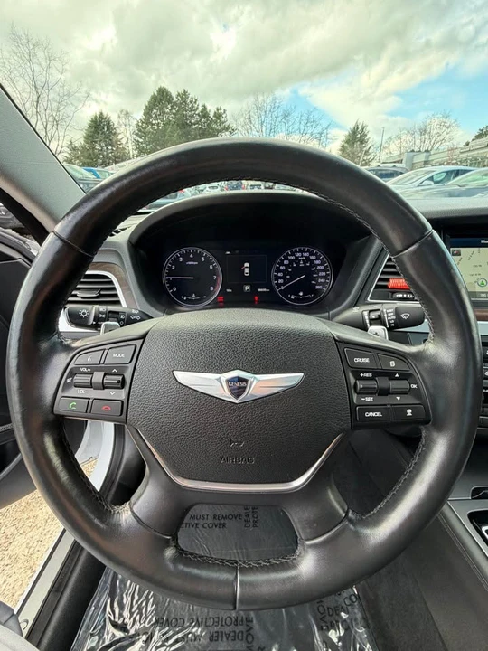 2015 Hyundai Genesis - Image 14 of 18