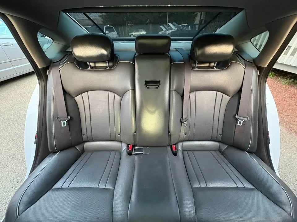 2015 Hyundai Genesis - Image 14 of 20