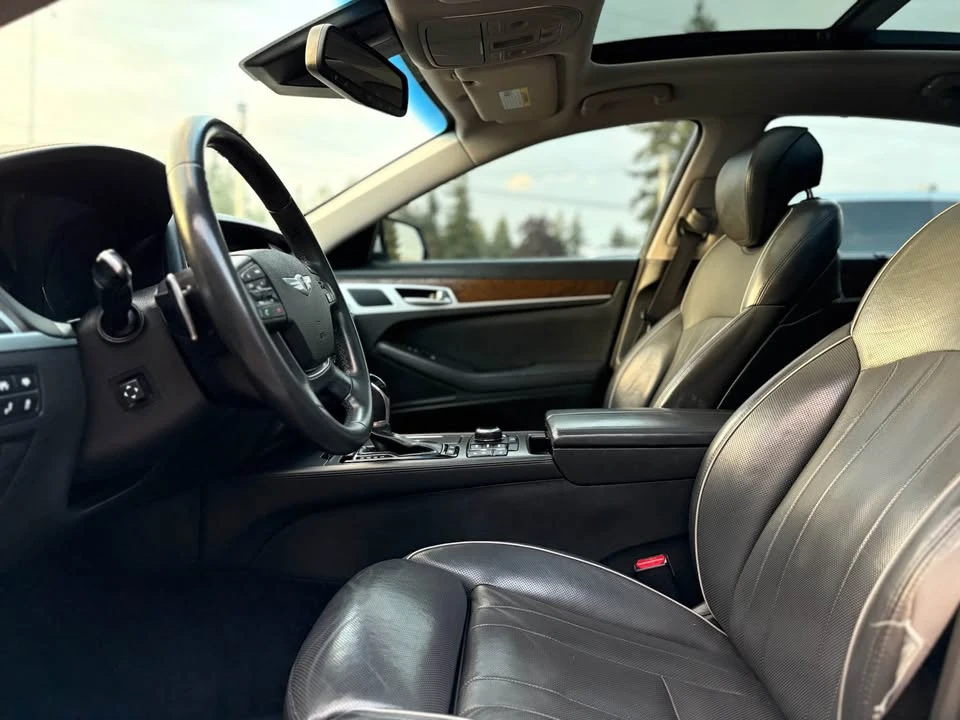 2015 Hyundai Genesis - Image 10 of 20