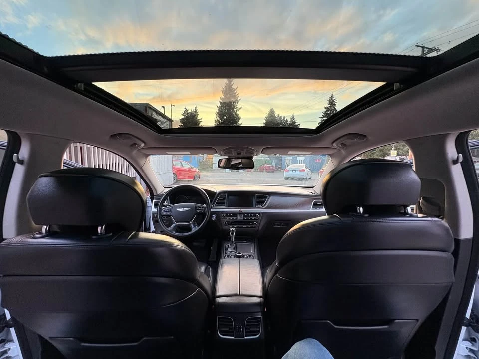 2015 Hyundai Genesis - Image 15 of 20