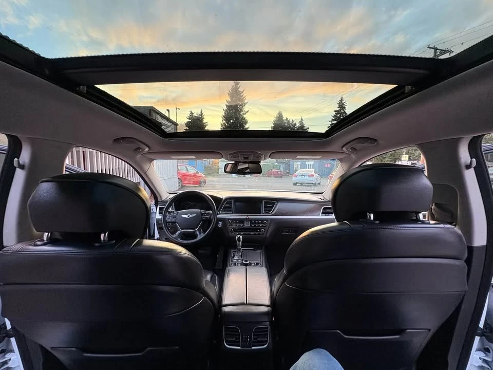 2015 Hyundai Genesis - Image 15 of 20
