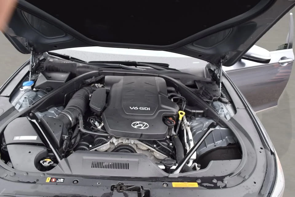 2015 Hyundai Genesis - Image 18 of 18