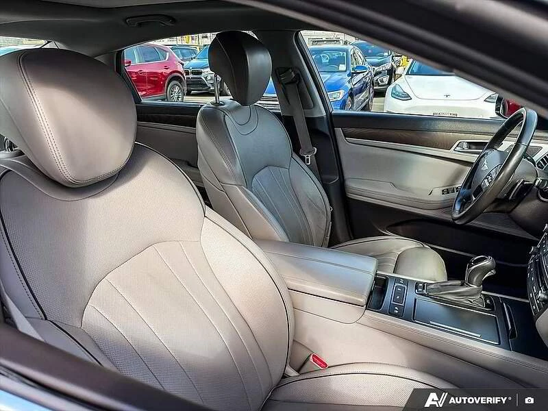 2015 Hyundai Genesis - Image 4 of 13