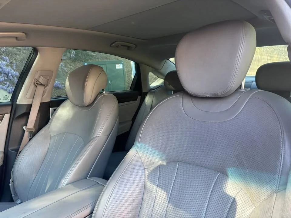 2015 Hyundai Genesis - Image 12 of 20
