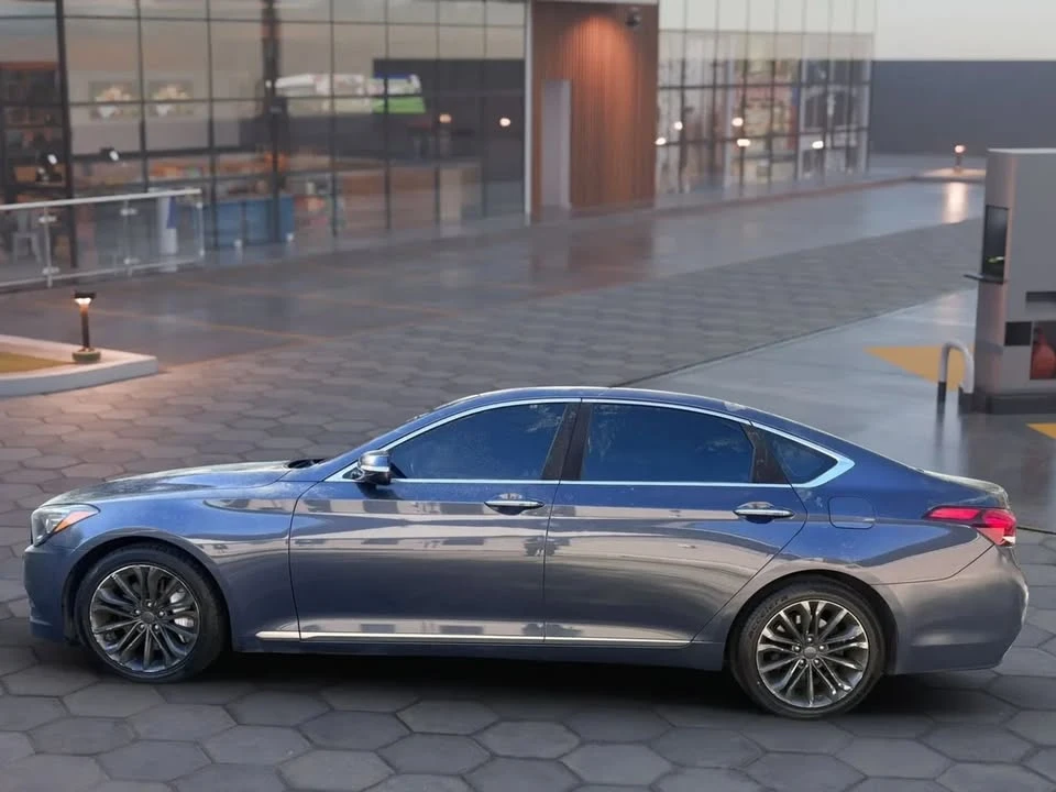 2015 Hyundai Genesis - Image 8 of 20
