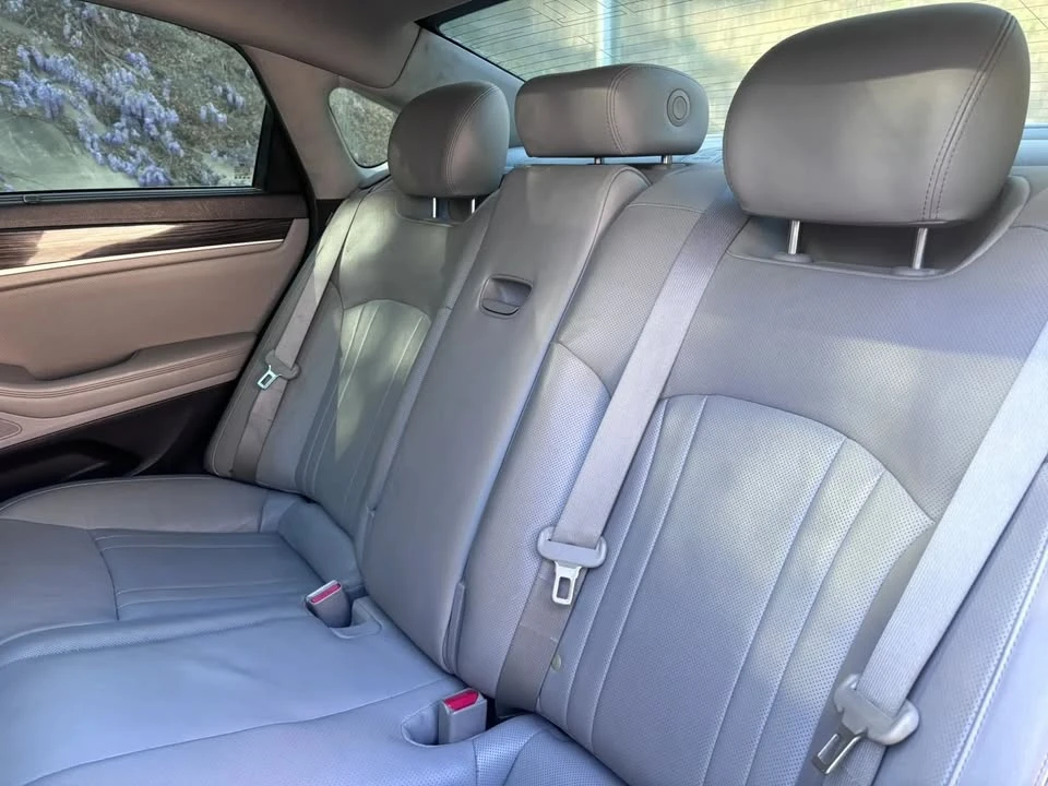 2015 Hyundai Genesis - Image 17 of 20