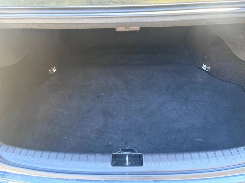 2015 Hyundai Genesis - Image 10 of 20